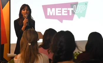 El meet up de Sinergia fue moderado por la comunicadora Cecilia Bonino.