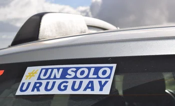 Calcomania de Un Solo Uruguay. (Archivo)