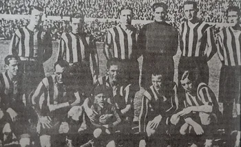 El equipo de Peñarol de 1932 que ganó el primer Campeonato Uruguayo profesional en 1932