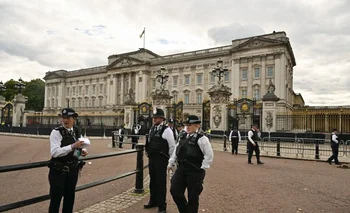 La vía que lleva al Palacio de Buckingham fue cerrada a la circulación en previsión de la coronación del sábado