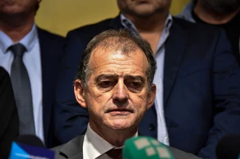 Guido Manini Ríos durante la declaración a la prensa del 8 de mayo