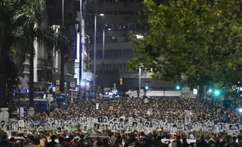 Miles marcharon en Montevideo