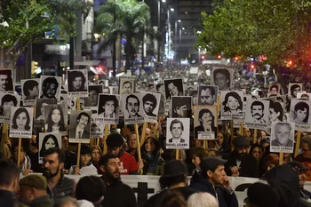 Marcha del Silencio en Montevideo por 18 de Julio