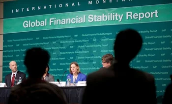 Encumbrados economistas advierten sobre los peligros que traería un posible default de los Estados Unidos