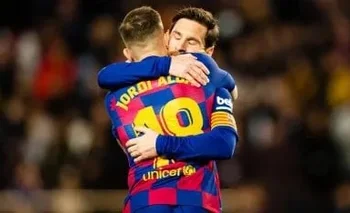 Messi y Jordi Alba, abrazados después de uno de sus triunfos históricos en el Barcelona.