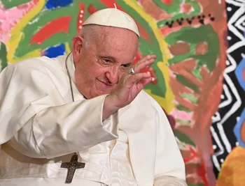 El anuncio se produce dos meses después de la hospitalización del papa durante tres días en Roma