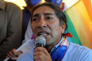 : “Ni Lasso, ni Correa. Ellos ya tuvieron la oportunidad y sólo dejaron una tragedia nacional”, dijo el candidato indigenista Yaku Pérez