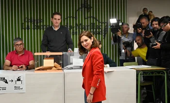 Isabel Díaz Ayuso vota en las elecciones españolas