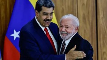 Nicolás Maduro no visitaba Brasil desde enero de 2015. En la foto, junto al presidente de ese país, Luiz Inácio Lula da Silva