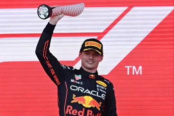 Max Verstappen celebra el triunfo en Azerbaiyán