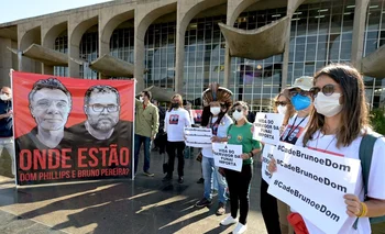 Protesta frente al Ministerio de Justicia en Brasilia, por la desaparición de Dom Phillips y Bruno Pereira; 14 de junio, 2022 
