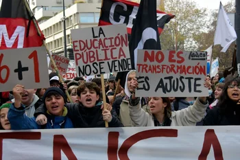 Manifestación convocada por la Federación Nacional de Profesores de Enseñanza Secundaria (Fenapes)