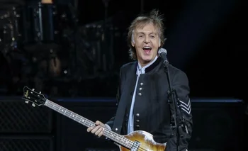 McCartney con un bajo como el que le robaron en 1972