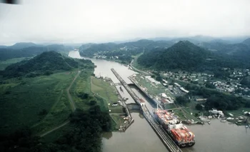 La Autoridad del Canal de Panamá ha emitido estrictas restricciones de calado en los últimos meses.