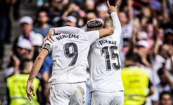 Federico Valverde y Karim Benzema en un festejo en conjunto con Real Madrid; una de las fotos que compartió el uruguayo