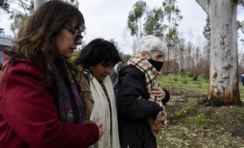 Madres y Familiares de Desaparecidos en el Batallón 14 para conocer los restos óseos encontrados el 6 de junio de 2023