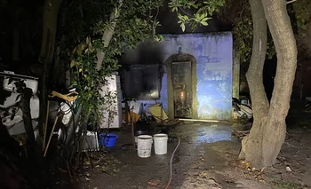 Casa incendiada en Barros Blancos en la tarde de este jueves 22 de junio
