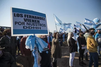 En las protestas abundaron las pancartas de crítica al gobierno de Fernández