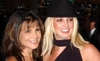 Images Britney Spears con su madre en el estreno de un filme en 2002