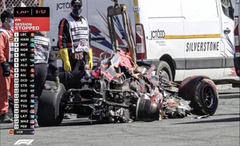Así quedó el auto de Max Verstappen tras el choque en la salida de Lewis Hamilton