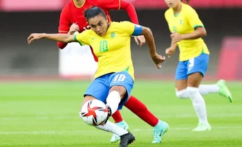 Con los dos goles que le anotó a China en el debut del combinado brasileño femenino este miércoles se convirtió en la primera futbolista (tanto en masculino como en femenino) que marca en cinco Juegos Olímpicos