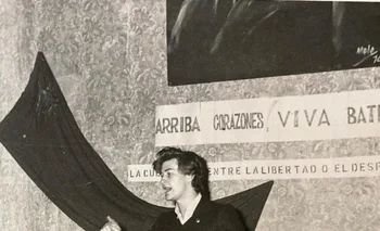 Gabriel Gurméndez como orador en acto por el No en Paysandú en 1980