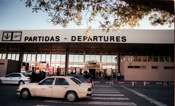 Terminal de partidas del viejo Aeropuerto de Carrasco en 2002. (Archivo)