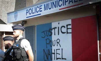  El asesinato de Nahel desencadenó disturbios y manifestaciones contra la habitual “violencia policial racista”.
