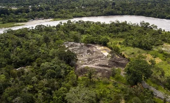 Según estimaciones, sólo para el proyecto Tena se abrieron 6 puntos de extracción y se destrozaron 600 hectáreas de selva