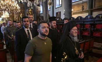 El presidente ucraniano Volodímir Zelensky junto al patriarca ortodoxo Bartolomé en Estambul