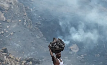 Trabajadores arriesgan sus vidas en las minas de carbón 
