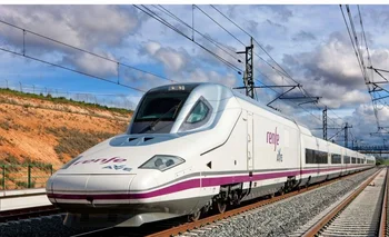 AFIF asegura que suspendió los trenes desde Valencia por un incendio.