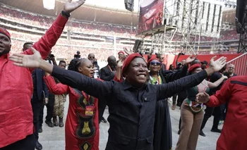 Se reunieron 90.000 simpatizantes en un estadio de Johannesburgo.