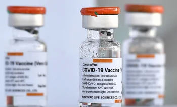 La vacuna Coronavac del laboratorio chino Sinovac es la más utilizada en Chile y en Uruguay