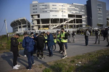 La Junta Departamental aprobó en marzo de 2016 la colocación de una placa en el marco del 125° aniversario de Peñarol y la inauguración del estadio Campeón del Siglo