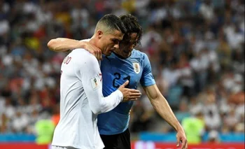 Cristiano Ronaldo y Edinson Cavani en el Mundial de Rusia 2018