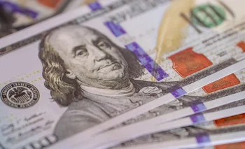 Dólar por debajo de los $ 38 en Uruguay