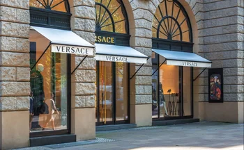 Una tienda de la italiana Versace