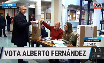Fernández votó en la Universidad Católica Argentina.