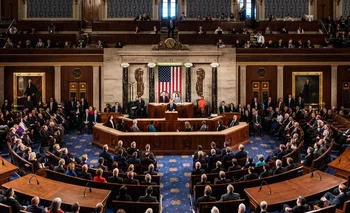 El Congreso debe votar por más ayuda a Rusia mientras una encuesta revela que la mayoría de estadounidenses está en desacuerdo