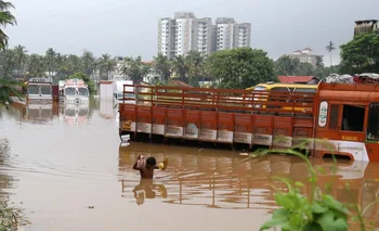 Las inundaciones y deslaves en India causaron al menos 65 muertos hasta el momento