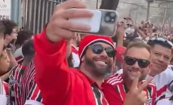 Diego Lugano se disfrazó para meterse entre los hinchas de Sao Paulo