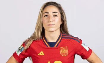 Olga Carmona, jugadora de la selección femenina  de fútbol.
