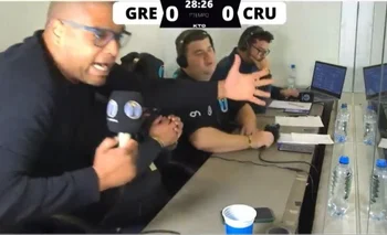 El comentarista César Fabris de Radio Imortal que es partidaria de Gremio, pasó de la dura crítica a Luis Suárez a festejar su gol en pocos segundos
