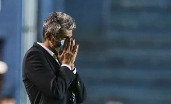 Gustavo Munúa debutó con triunfo en la Copa de la Liga Argentina