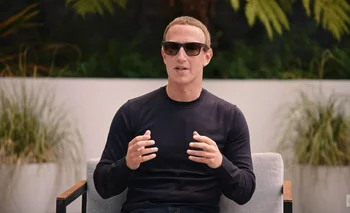 Mark Zuckerberg con los lentes inteligentes