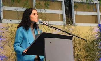 La ministra de Economía y Finanzas habló sobre lechería en la Expo Prado. 