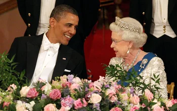 La reina y Barack Obama.