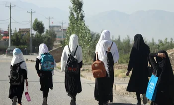 Las autoridades del movimiento islamista talibán les prohibieron a varias oenegés trabajar con mujeres.