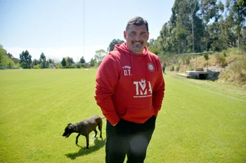 Martín García en su hátitat: una cancha de fútbol